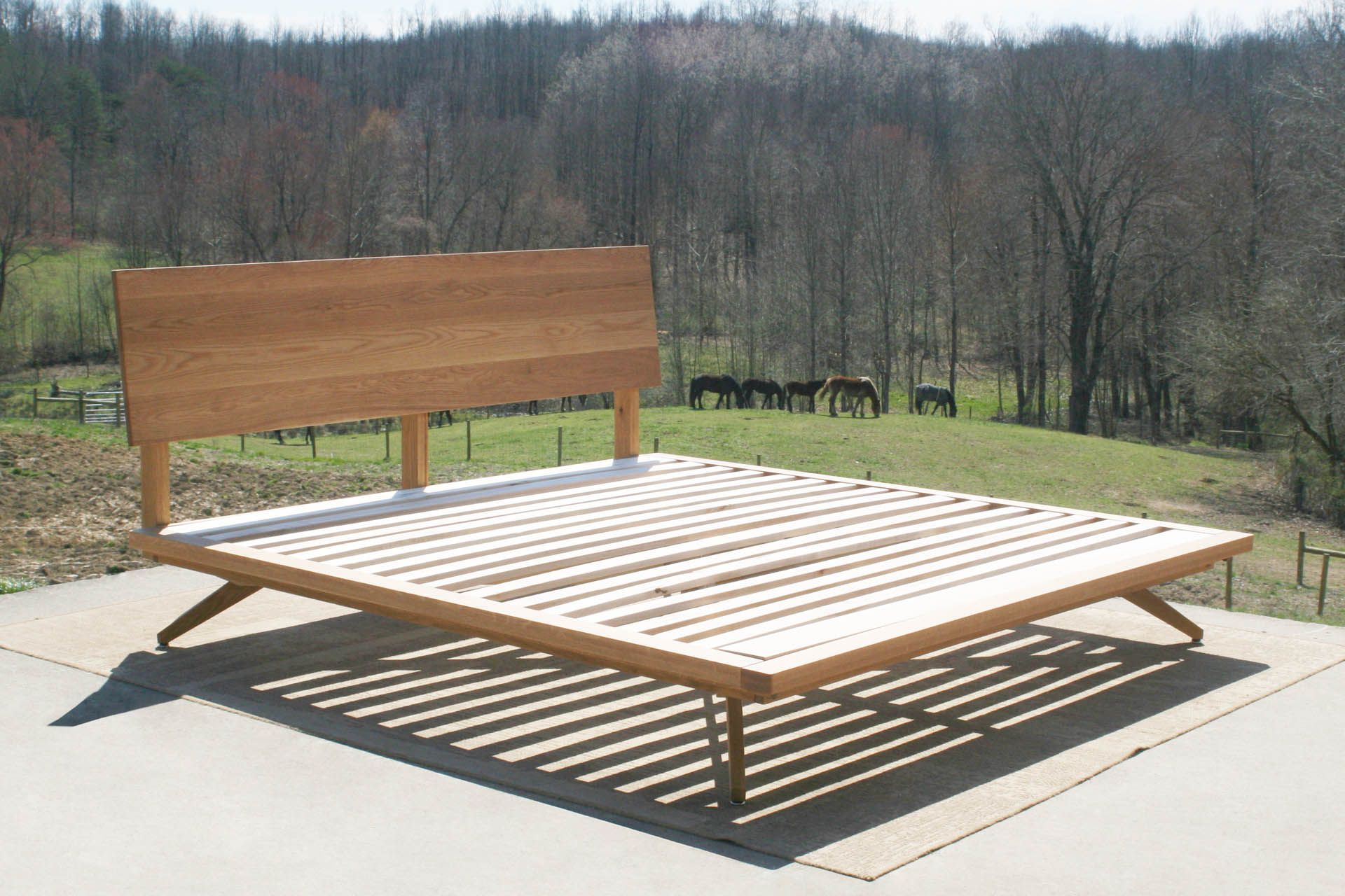 Mid Century Platform Bed NcRsS01