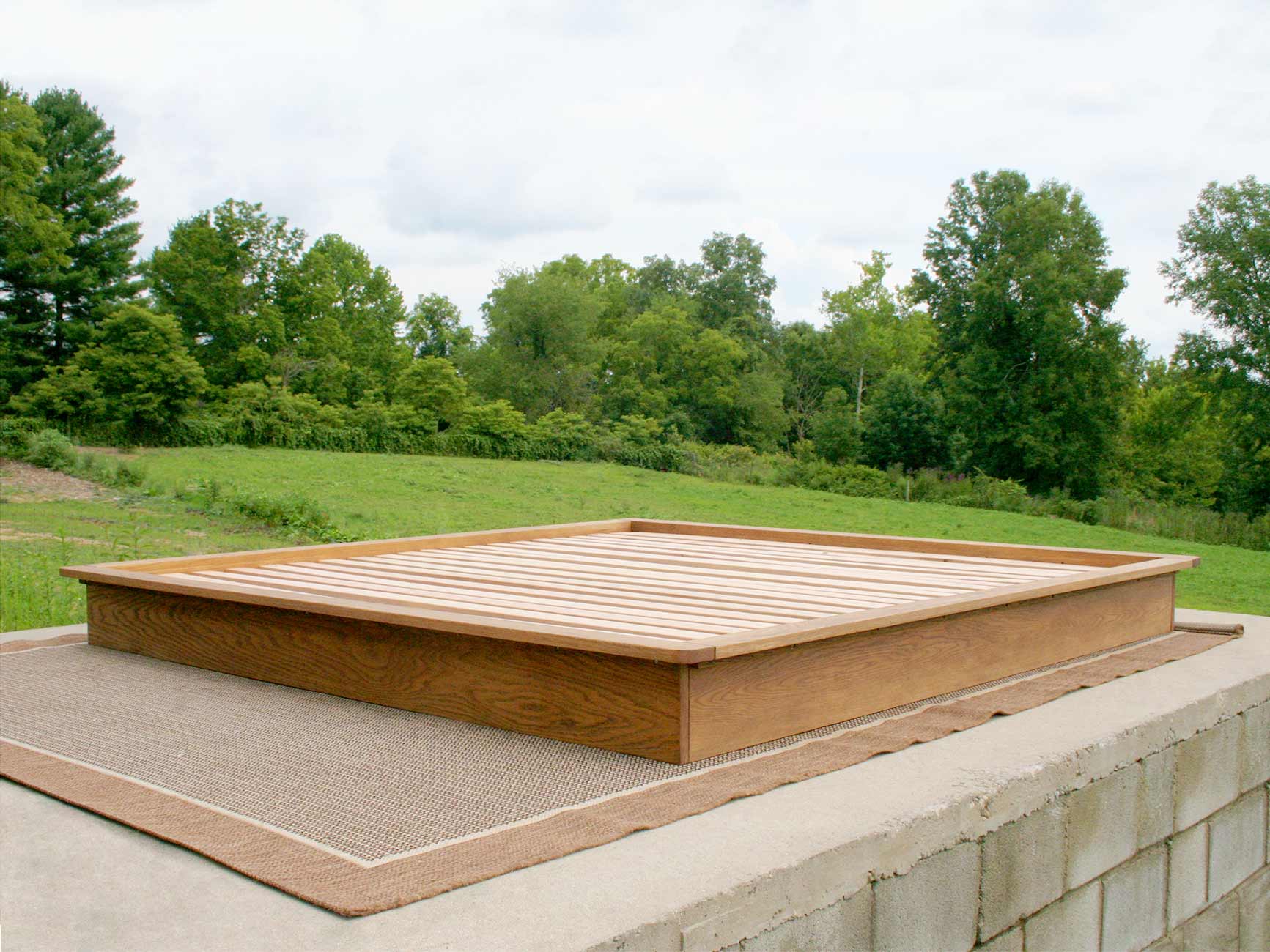 Low Platform Bed or Tatami with side trim NbFwN01