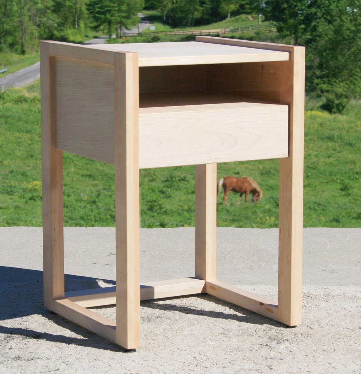 Wood nightstand with 1 inset drawer bt110a