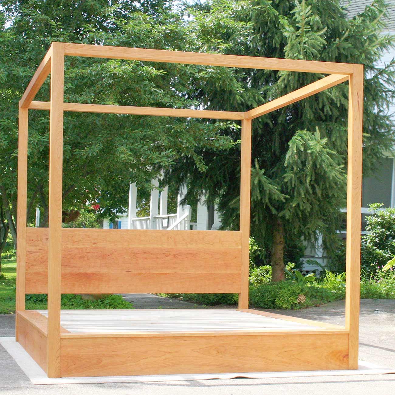 Low Canopy Bed with Headboard and Square Rails cbfwv1