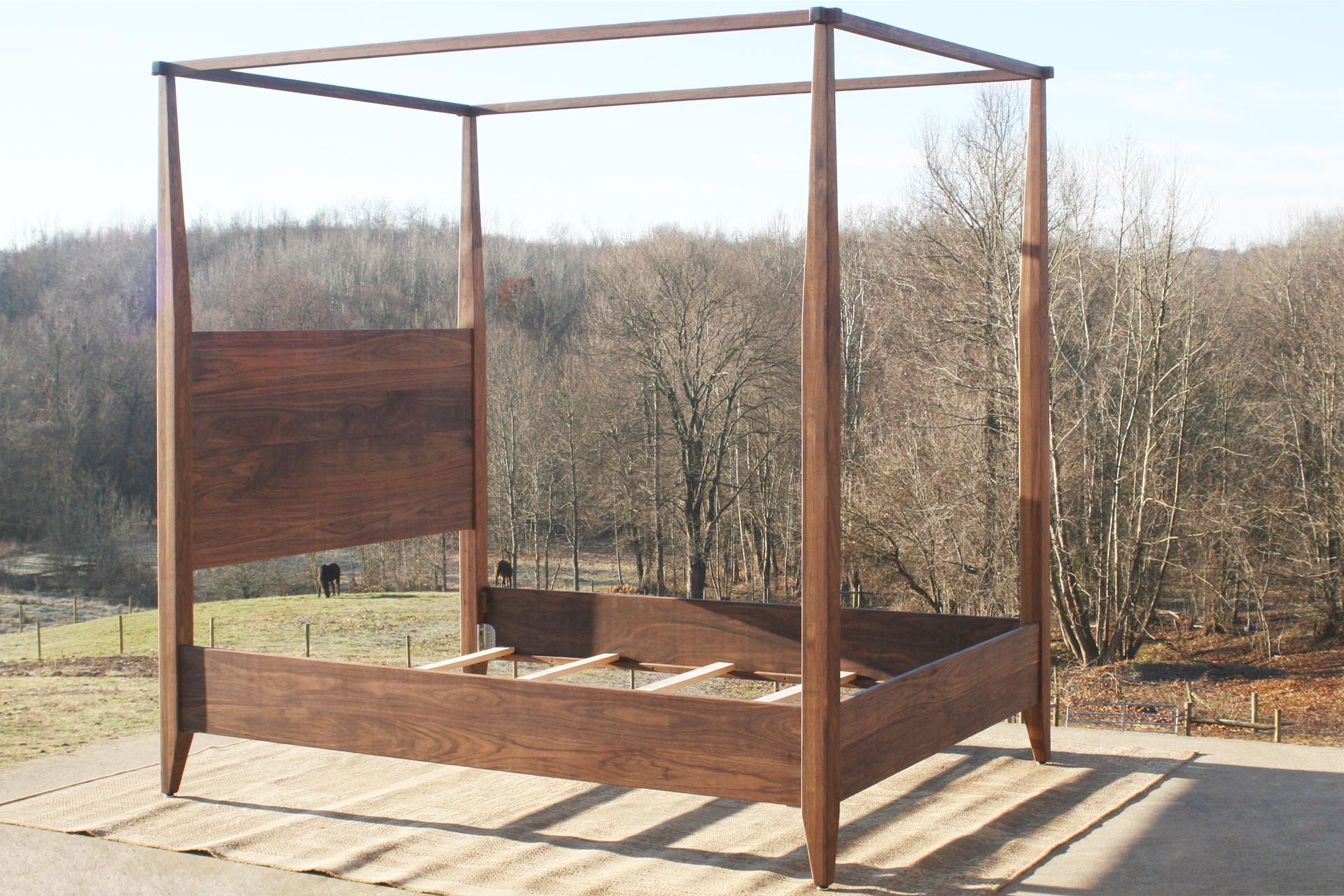 Canopy Bed with Tapered Posts and Headboard cbrnv1