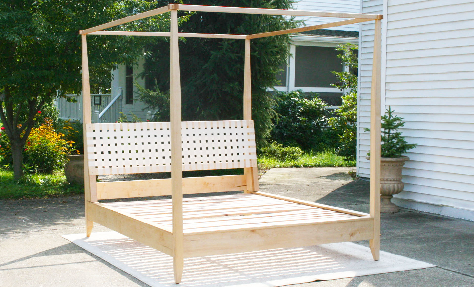 Canopy bed with organic woven headboard ccrnp1