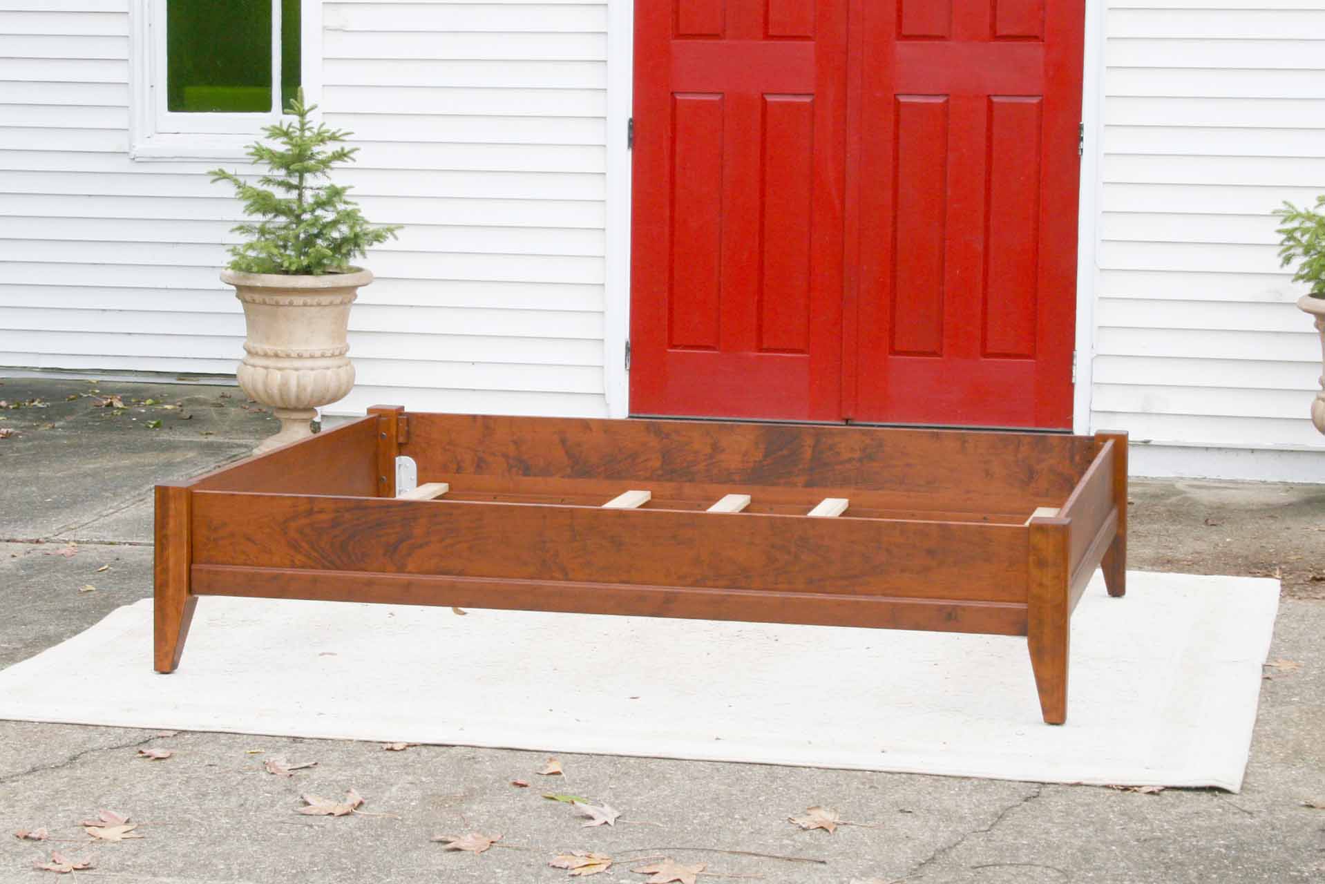 Solid Wood Bed with Trim nbrnn12