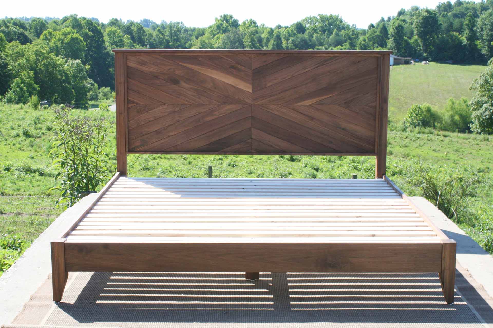 Platform Bed with headboard in herringbone style ncrnp02c
