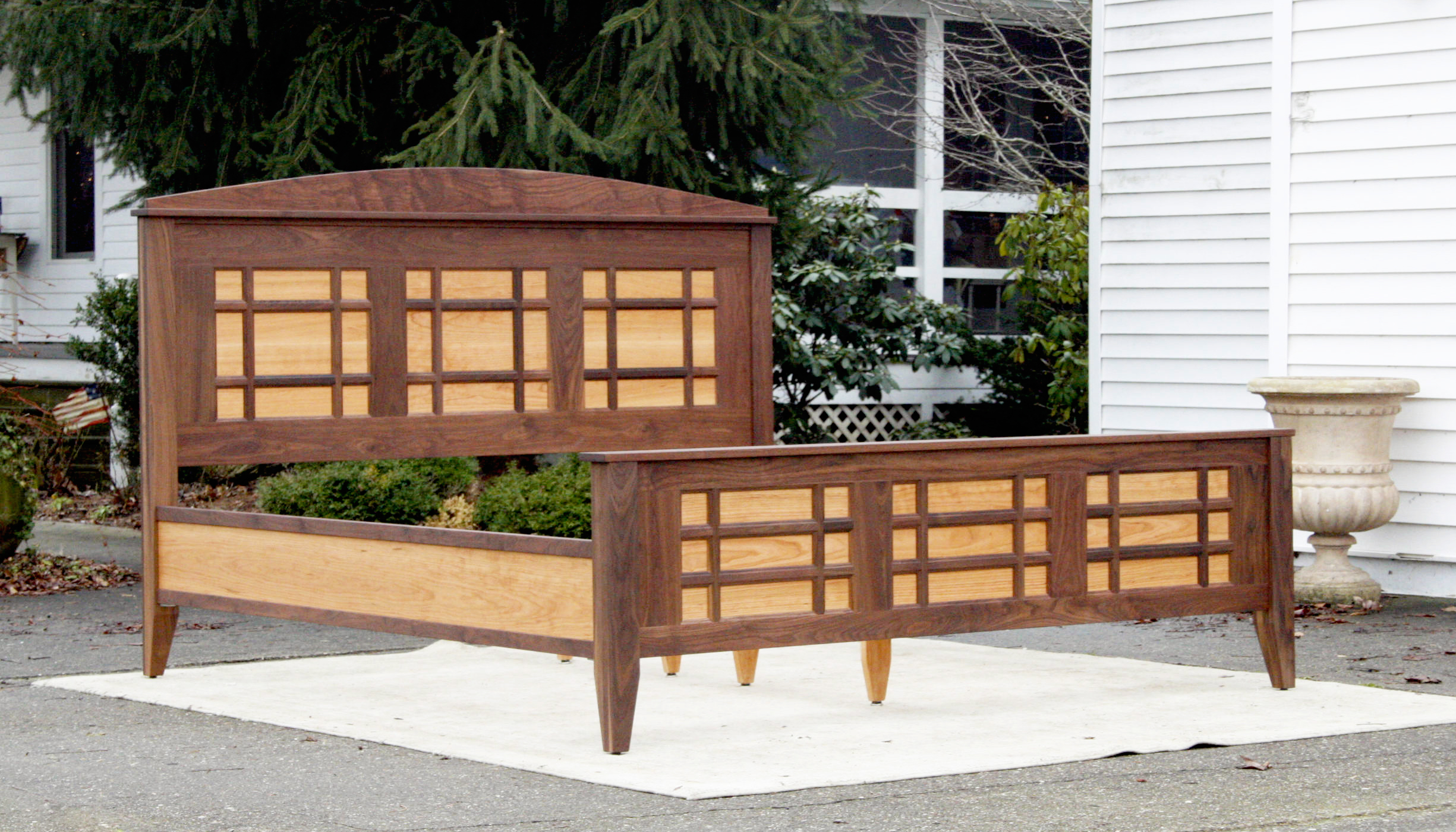 Box bed with a grid pattern ncrnv04