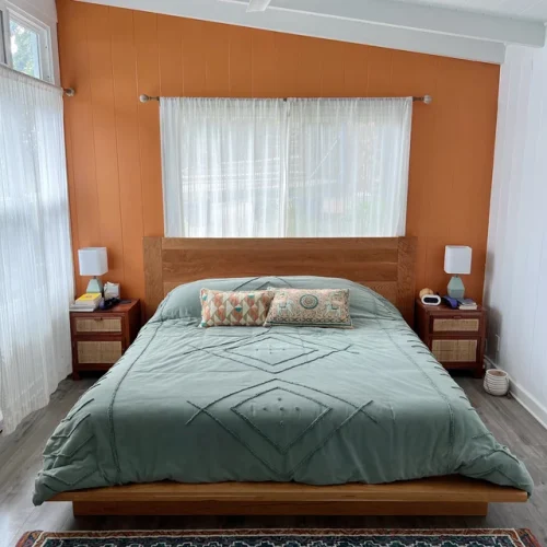 Click to view full screen Platform bed with tall headboard and wide sides NcFwV01 photo review