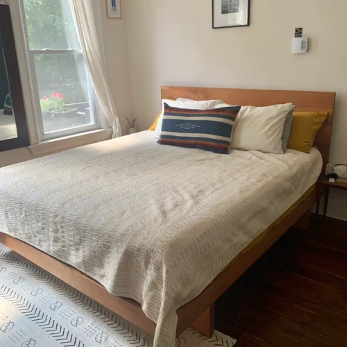 Click to view full screen Cantilever platform bed with headboard NcRsV01 photo review