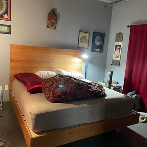 Click to view full screen Cantilever bed with large headboard NcRnV11 photo review