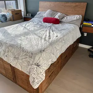 Click to view full screen Platform bed with 12 drawers and center storage area NdFnN05 photo review