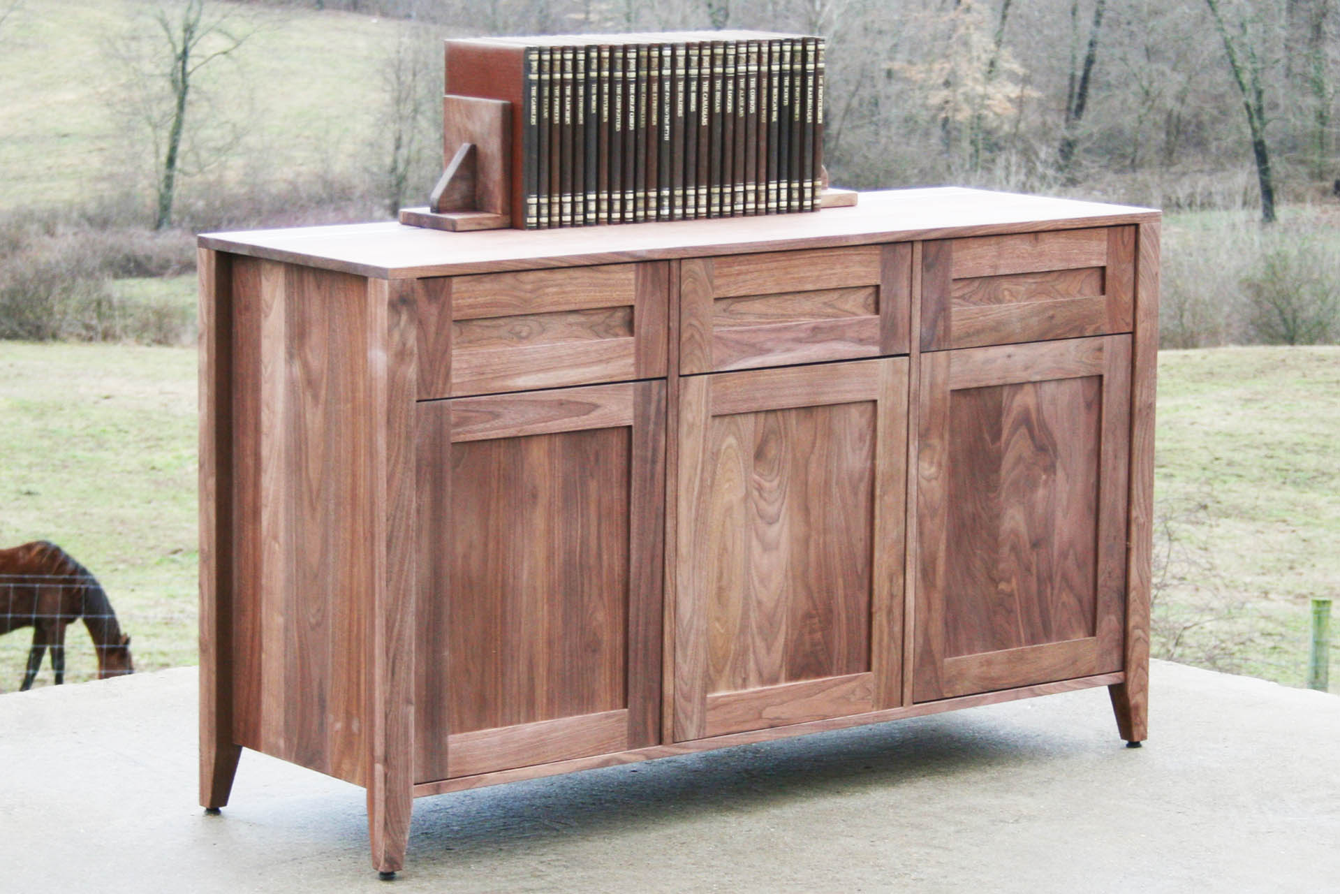 Credenza with 3 Drawers and 3 Doors X3133a