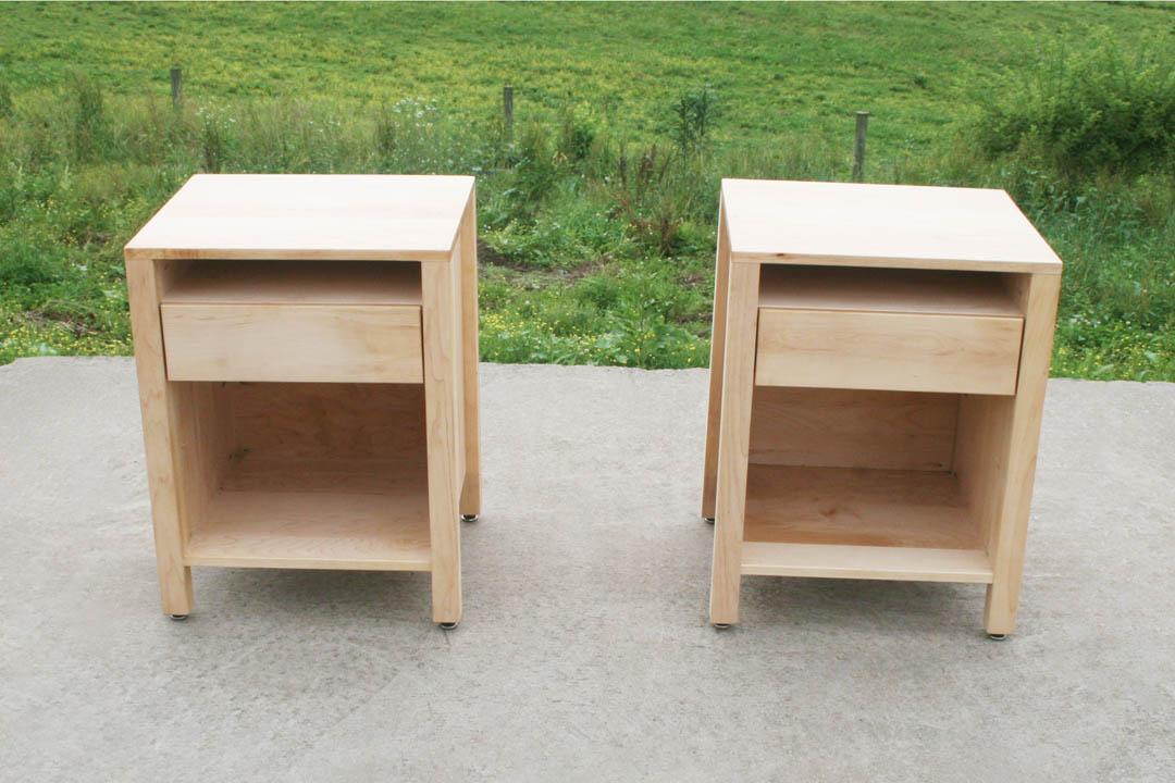 Hardwood Nightstand with 1 Inset Drawer BT210ar