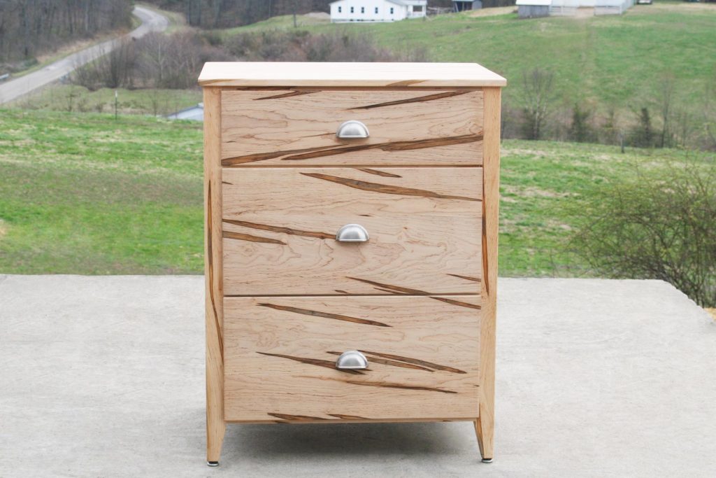chest of three drawers