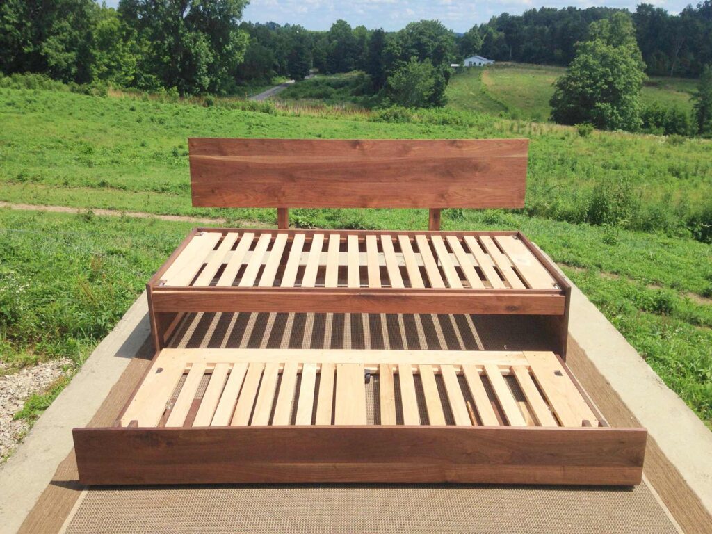 Can adults sleep on trundle beds?, Can adults sleep on trundle beds?