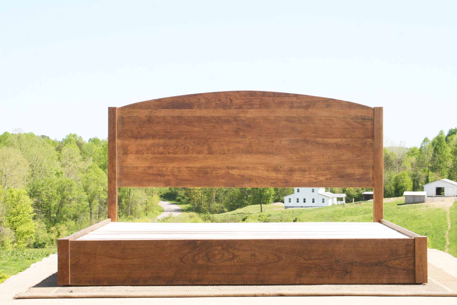 Low Platform Bed with arched headboard NbFnV01
